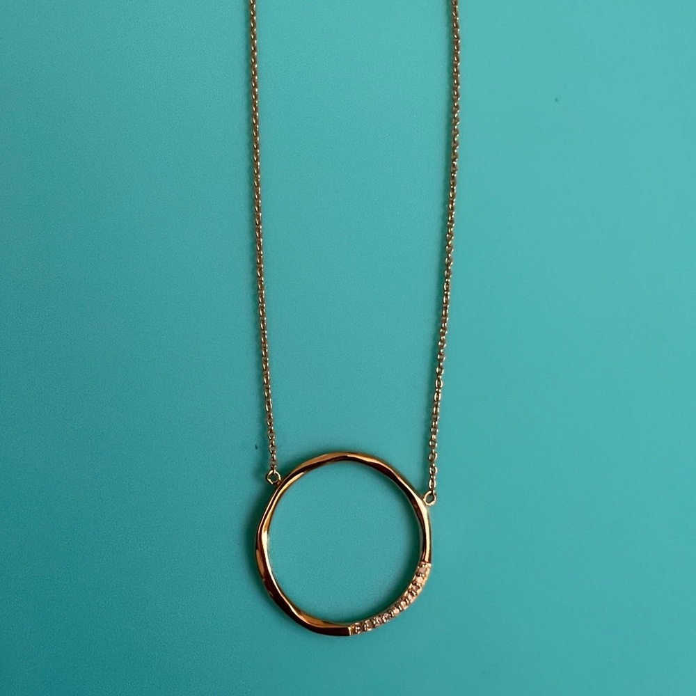 Gold circle Necklace